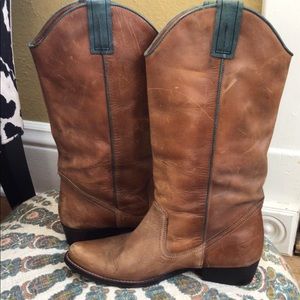 Cool distressed cowgirl boots